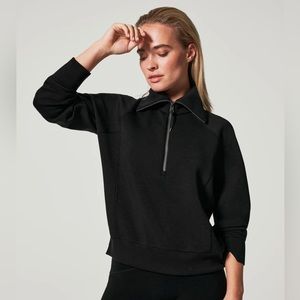 AirEssentials Half Zip in Very Black